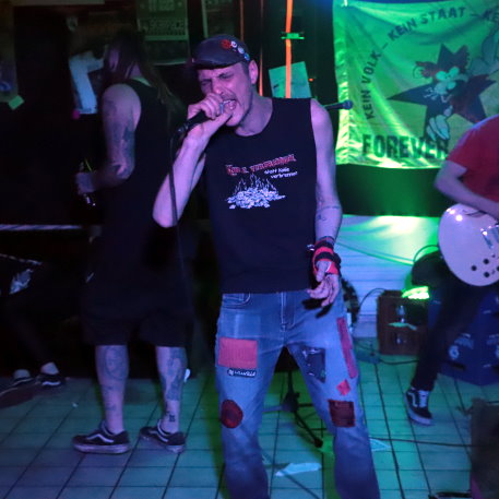 Asozial Zugezogen (D, Berlin) Punkrock City Hof - 30. Maerz 2024 (14).JPG